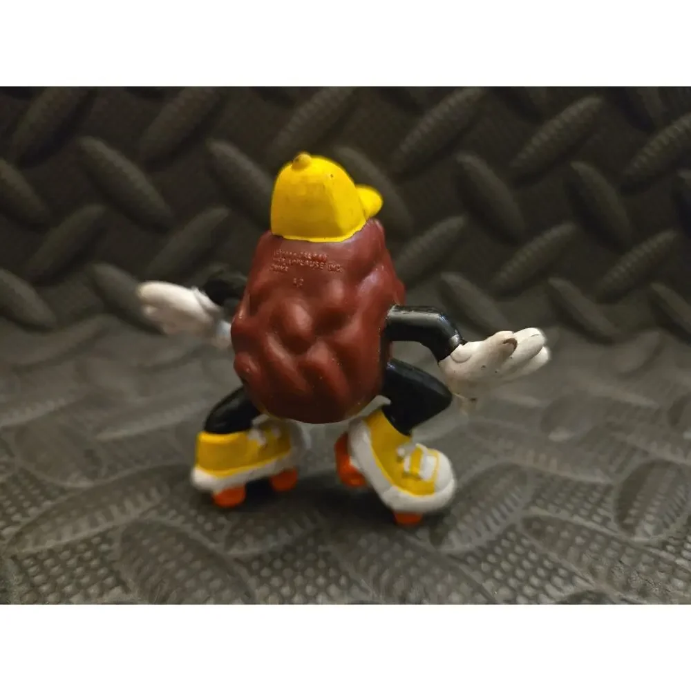 Vintage California Raisins Roller Skating PVC Figure Yellow Helmet Applause 1987